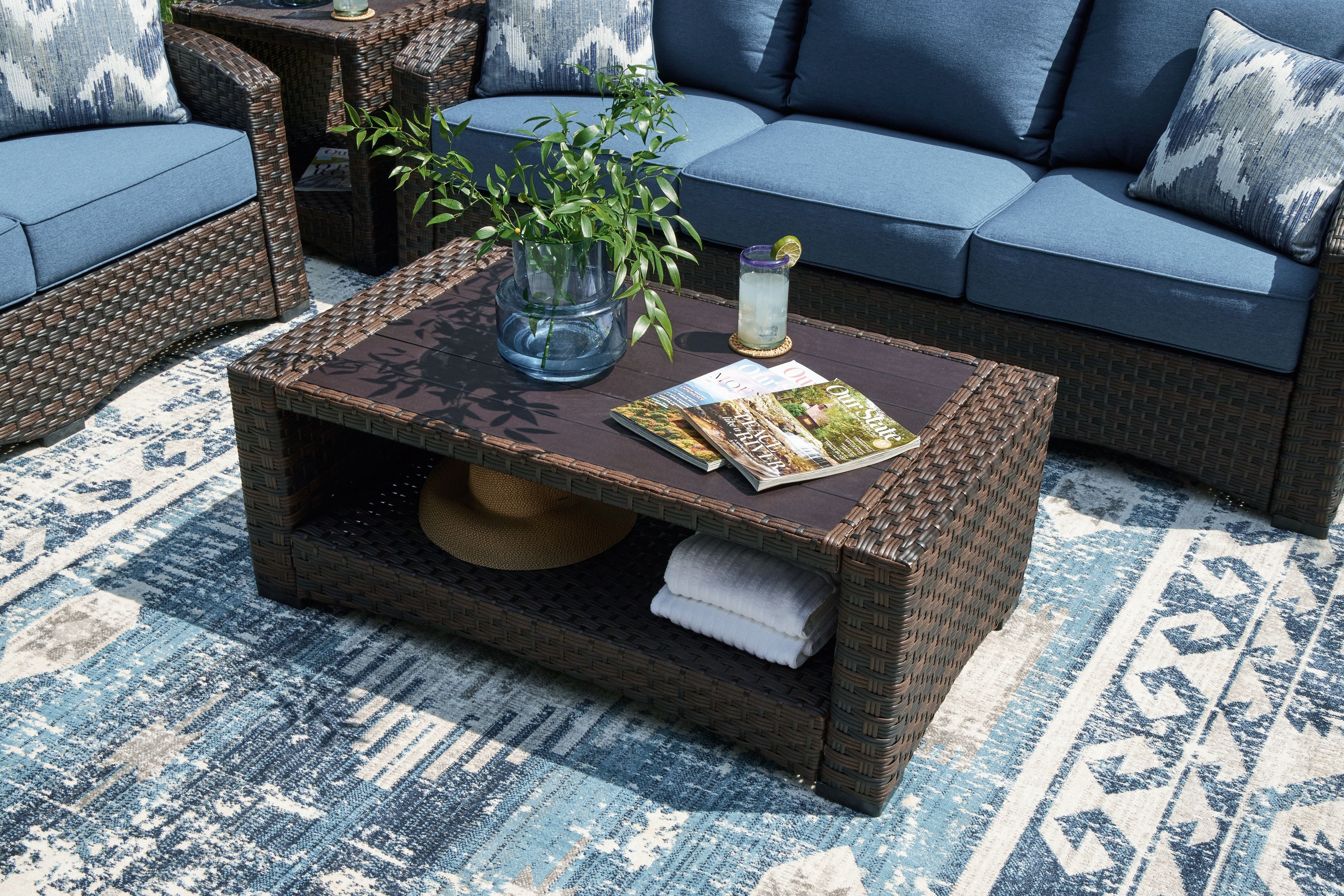 Outdoor Tables – Ohio Furniture Mart